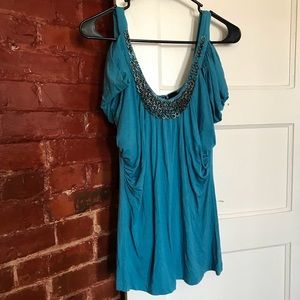 Chain neckline blouse / Detail Top